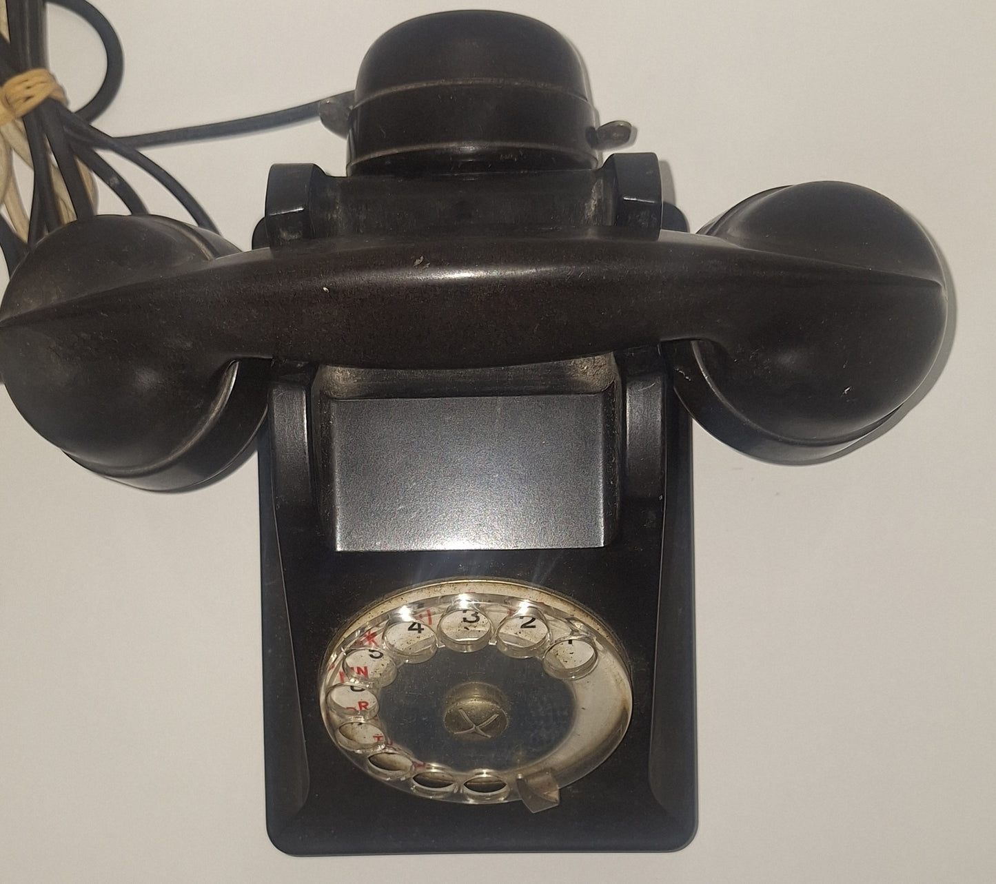 Téléphone fixe en bakélite noir