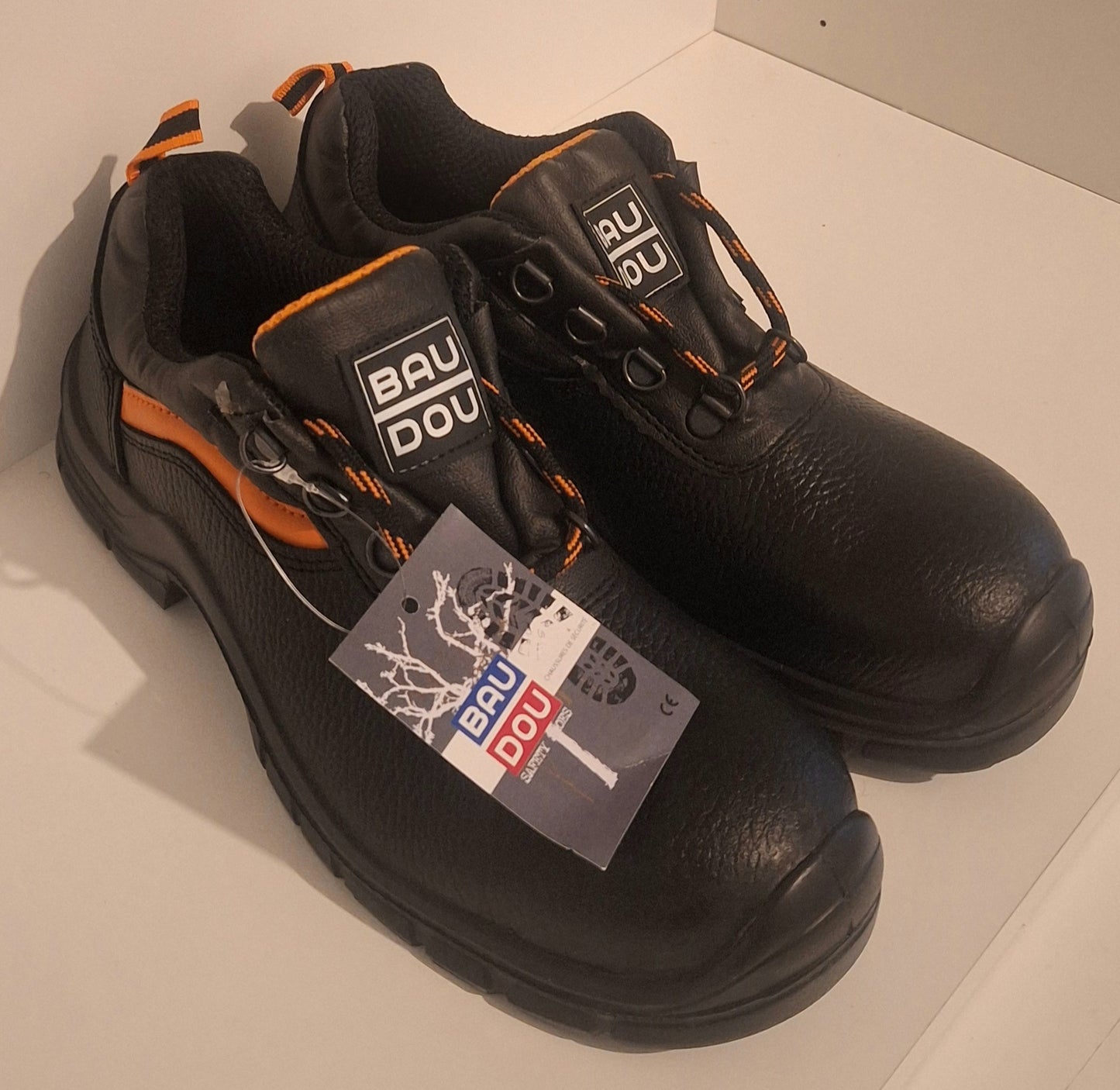 chaussure de securité taille 38 (neuf)